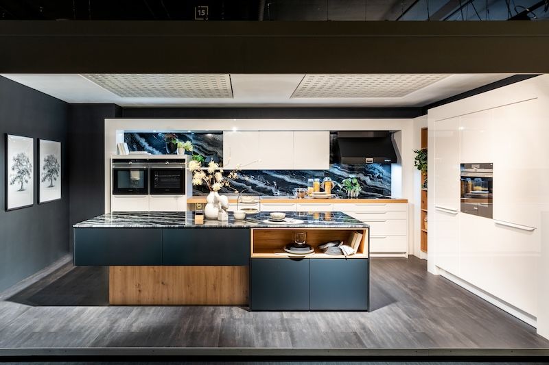 Küche - Fliederweiss Asteiche Anthrazit Black Canyon